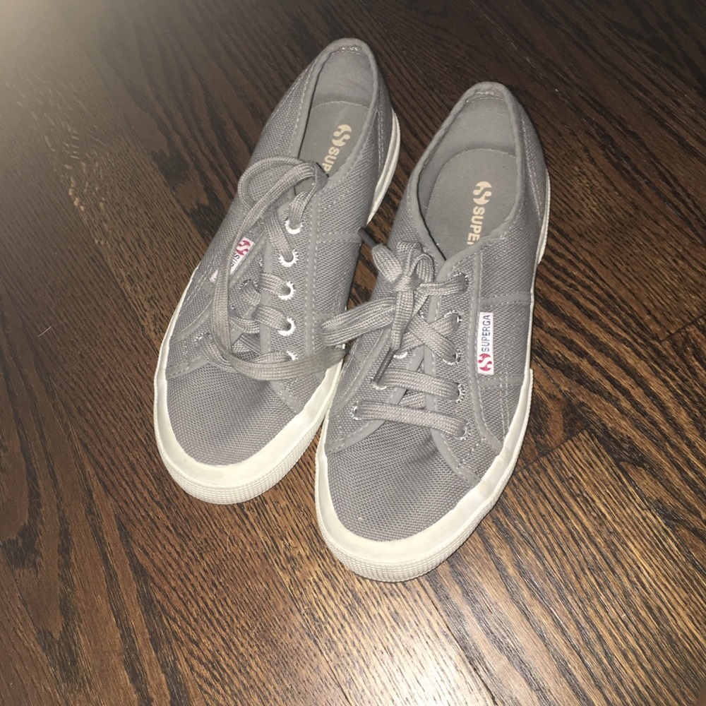 AMAZING CONDITION GREY SUPERGAS